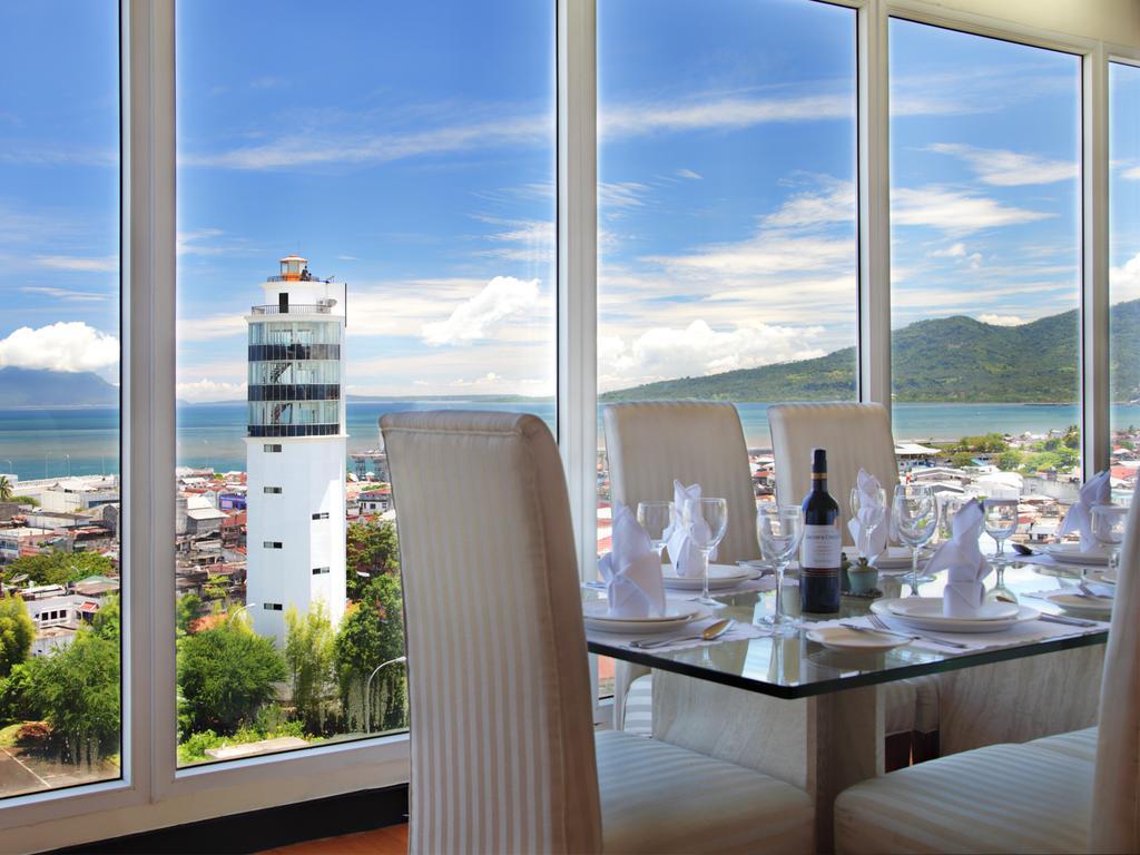 Sintesa Peninsula Hotel Manado Exterior foto