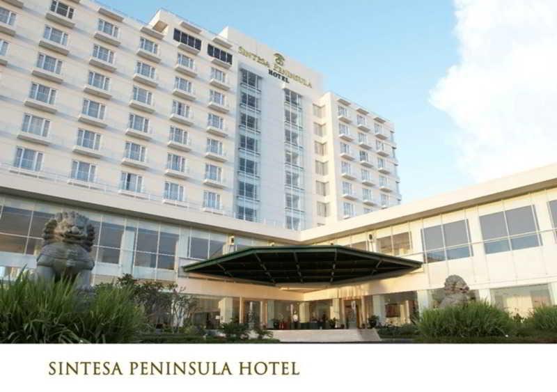 Sintesa Peninsula Hotel Manado Exterior foto