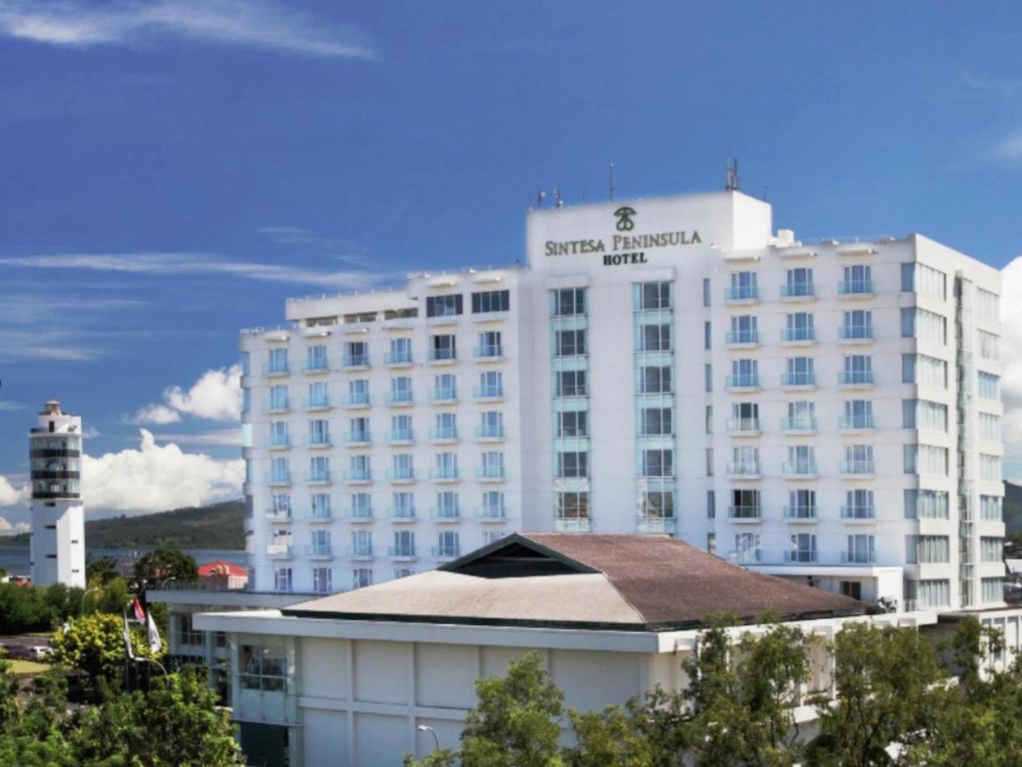 Sintesa Peninsula Hotel Manado Exterior foto